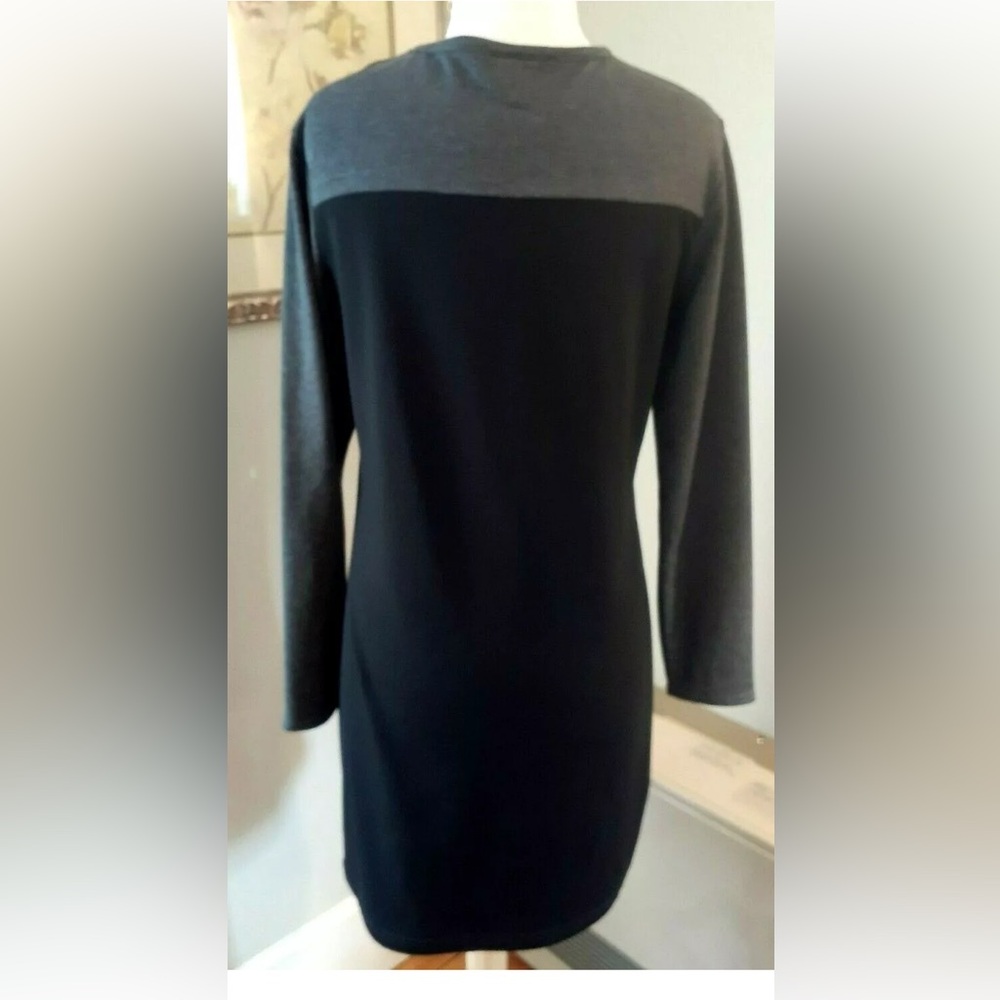 FREE 2B dress size Large soft casual fleece in gray/black knee length